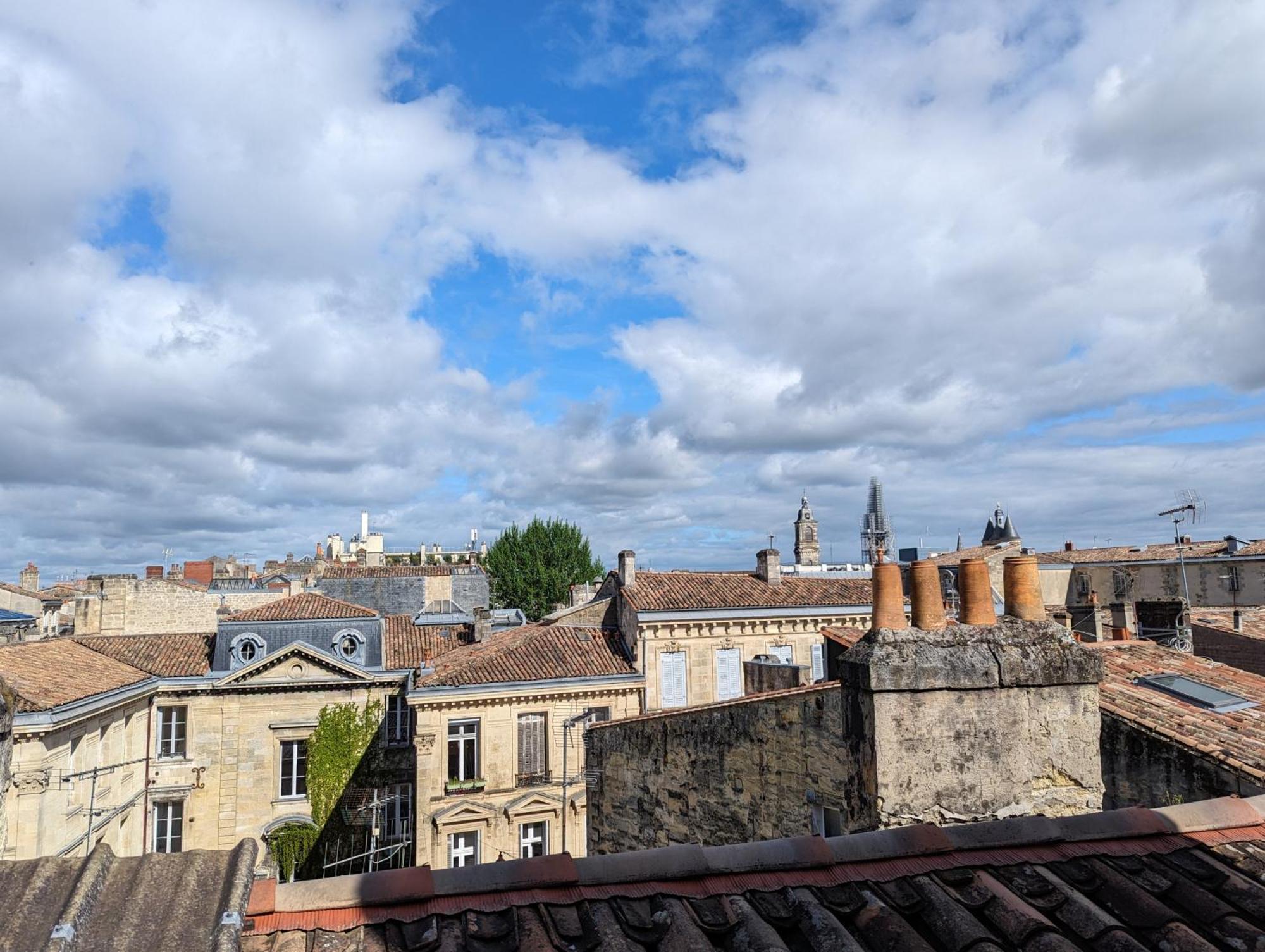 Lumineux Appartement Sous Les Toits A Pey Berland Bordeaux Eksteriør billede